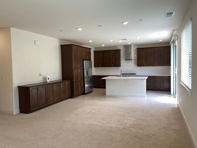 Building Photo - Folsom Ranch Community - 4 Bedroom, 2.5 Ba...