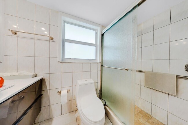 Building Photo - 3051 N Course Dr