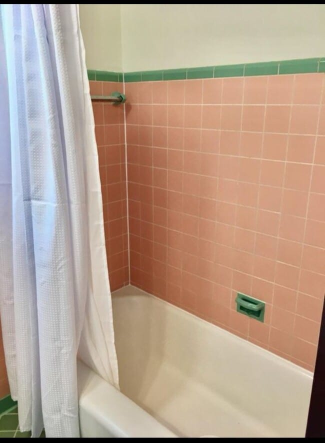 Building Photo - 4828 E 25th Pl