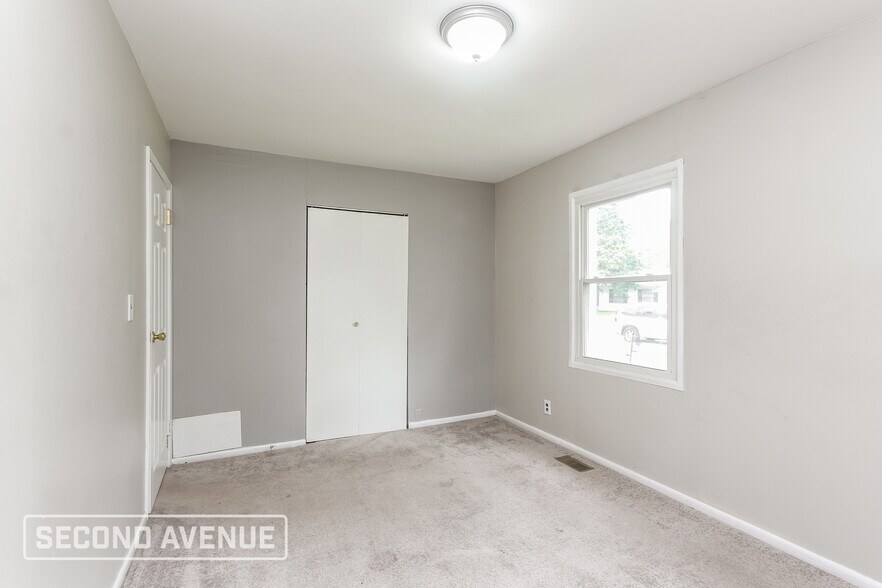 Building Photo - 3728 N Brentwood Ave