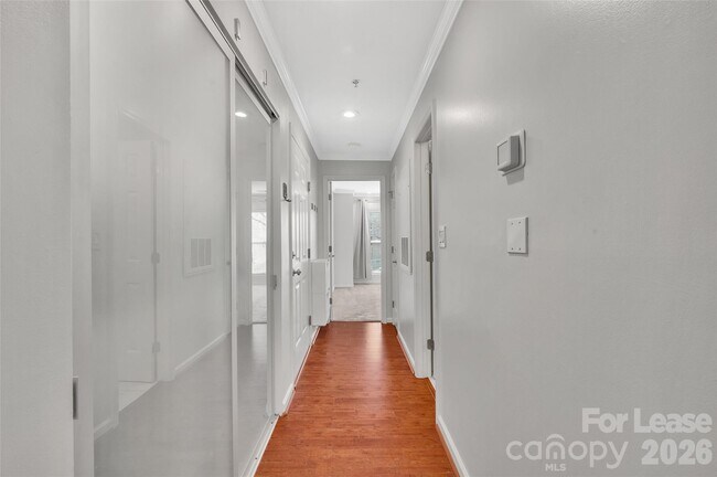 Building Photo - 505 N Graham St