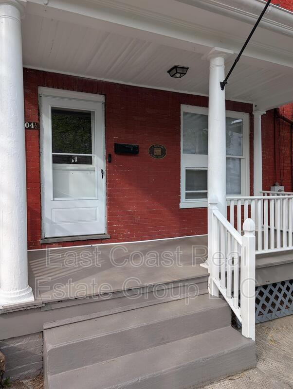 Building Photo - 304 1/2 W Martin St