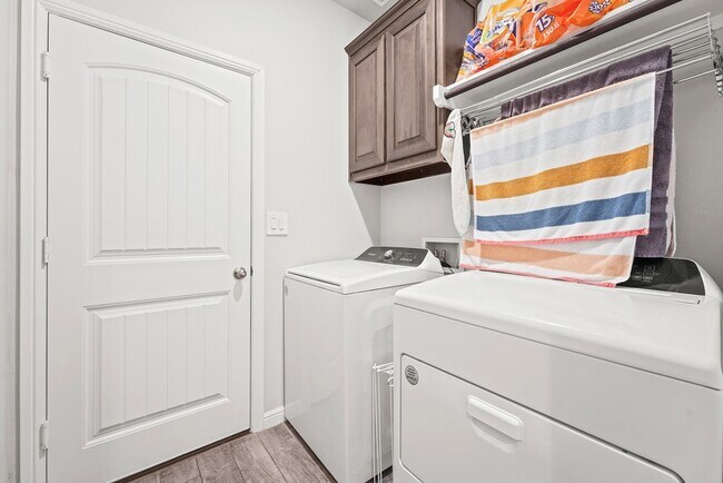 Building Photo - 602 Dupont Ct