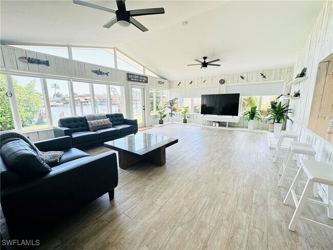 Building Photo - 140 W Pago Pago Dr