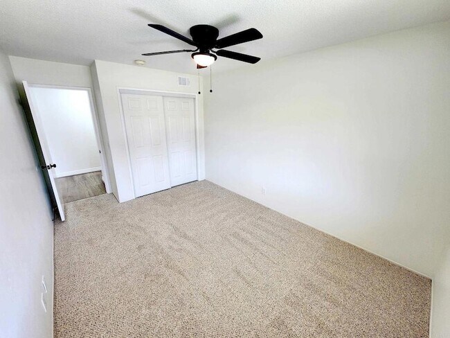 Building Photo - 80 N Lucas Ct
