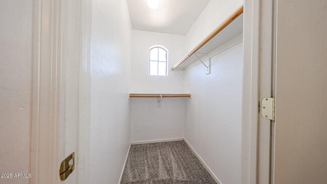 Building Photo - 7015 W Southgate Ave