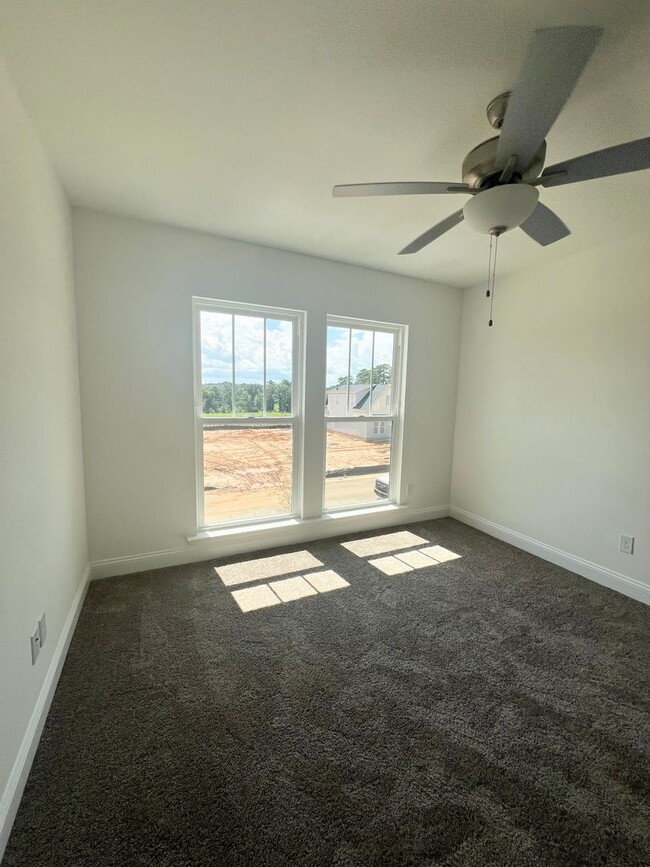 Building Photo - BRAND NEW CONSTRUCTION & MOVE IN READY 3/2...