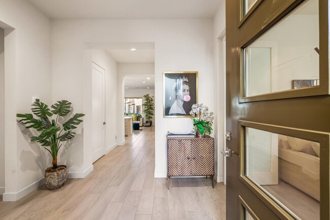 Building Photo - 1701 Retreat Cir