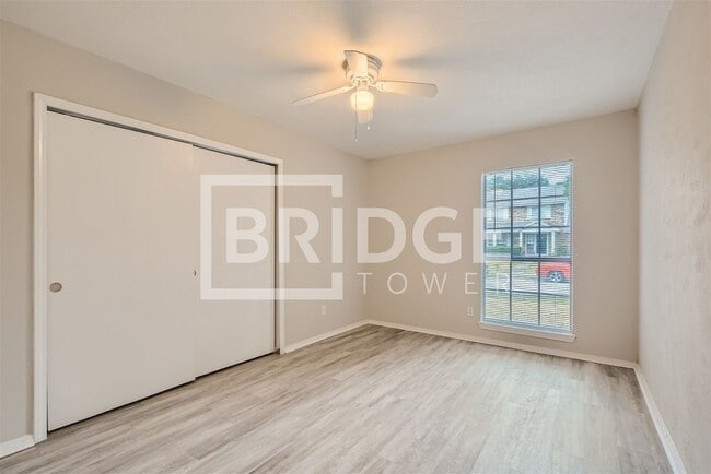 Building Photo - 9009 Davis St