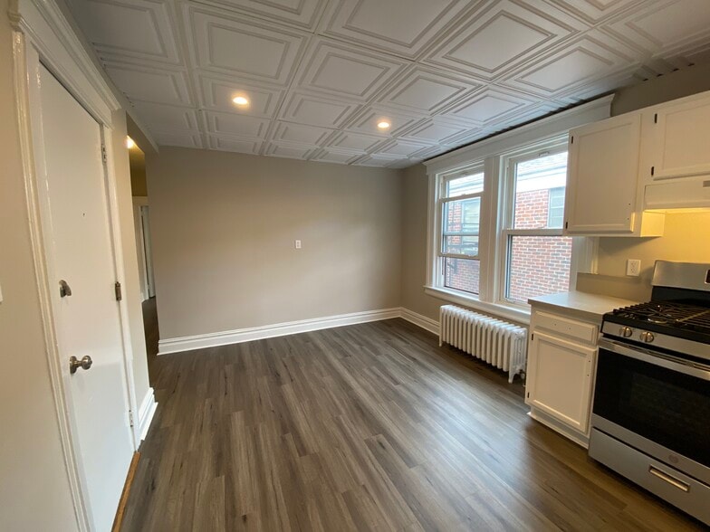 Dinning Room - 176 Glenwood Ave