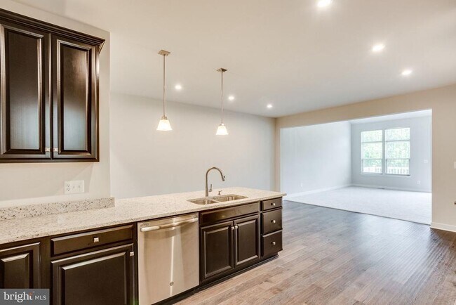 Building Photo - 2183 Hemlock Bay Rd