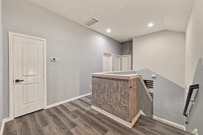 Building Photo - 8003 Grove Sky Ct