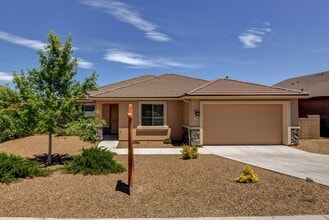 Building Photo - Beautiful home in Prescott
