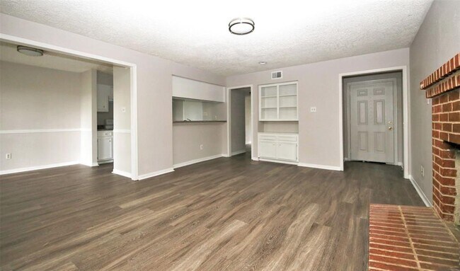 Building Photo - 13611 Ravensway Dr