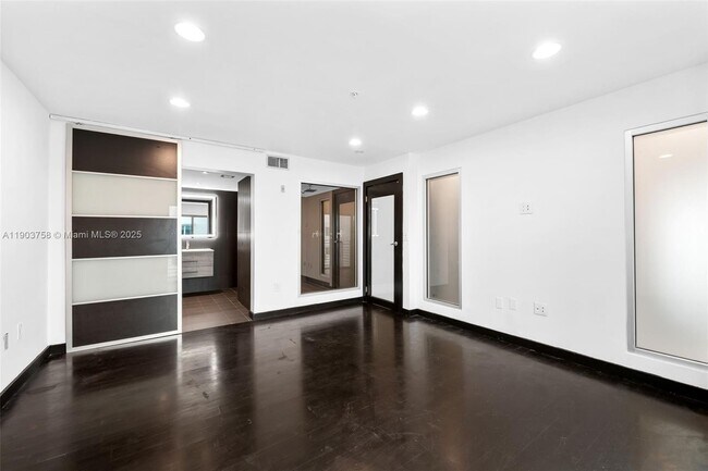 Building Photo - 7744 Collins Ave