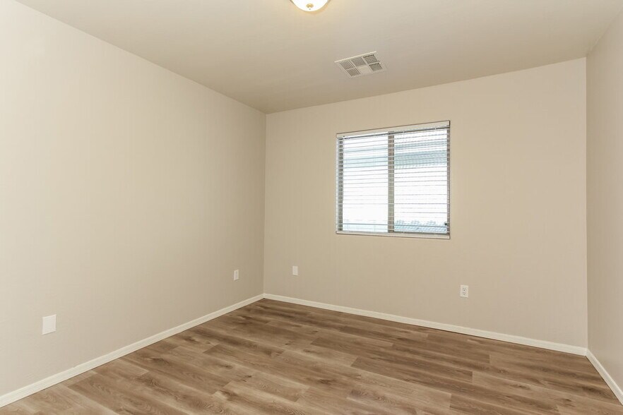 Building Photo - 9384 W Payson Rd