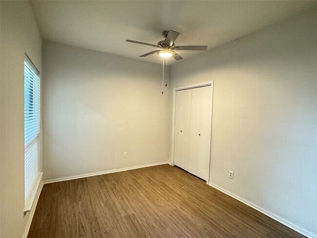 Building Photo - 6602 Harbor Town Dr