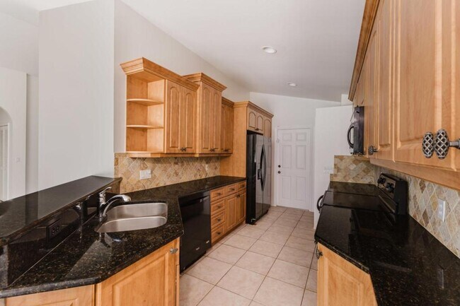 Building Photo - 9841 Las Casas Dr