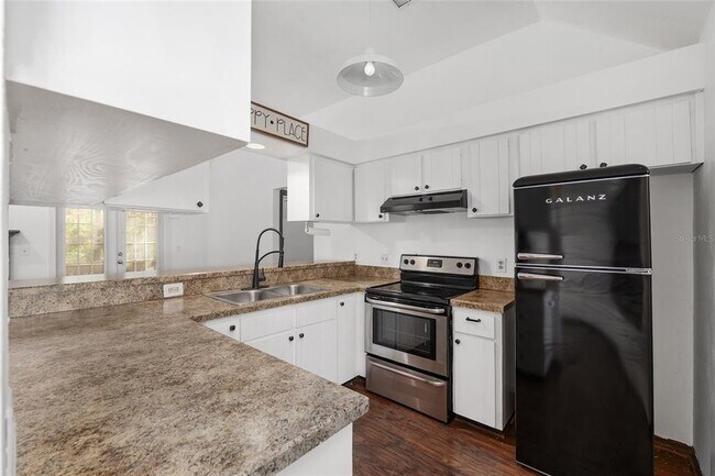 Building Photo - 8305 SW 46 Ln