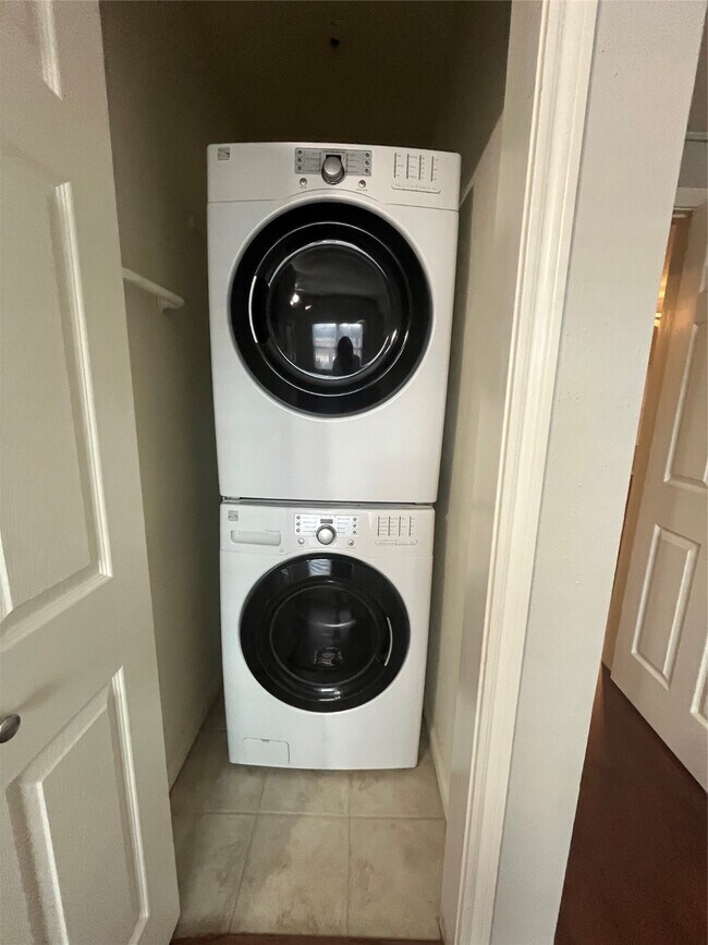 Building Photo - 4041 Law St