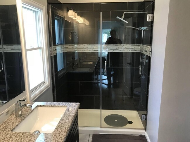 Building Photo - 1652 N Gaylord St