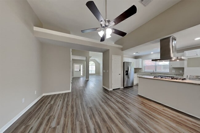 Building Photo - 18002 Golden Ridge Dr