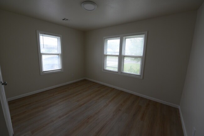 Building Photo - 111 W Haddock St