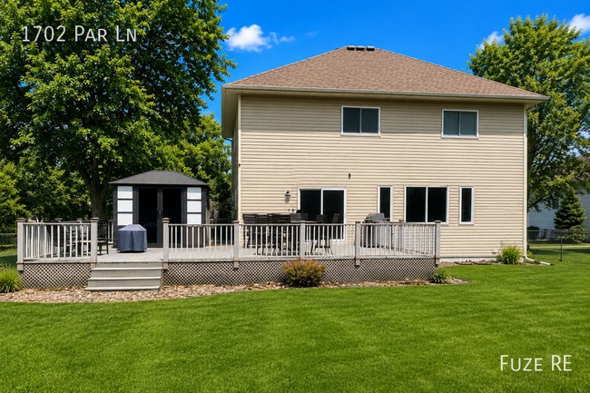 Building Photo - 1702 Par Ln
