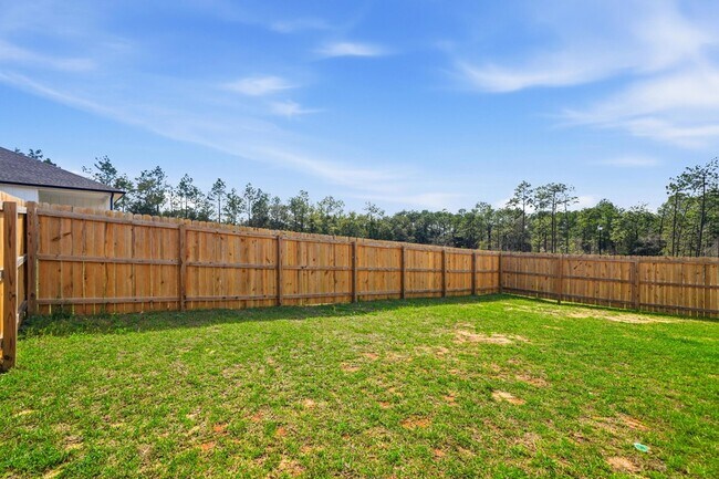 Building Photo - 201 Lyla Ln