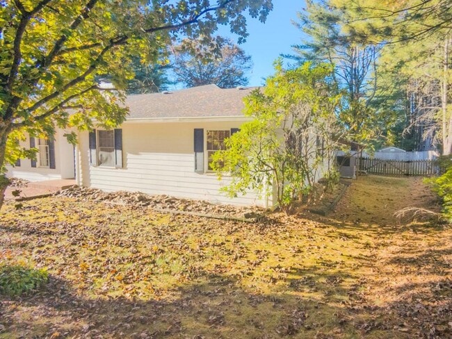 Building Photo - 122 Maxwell Dr