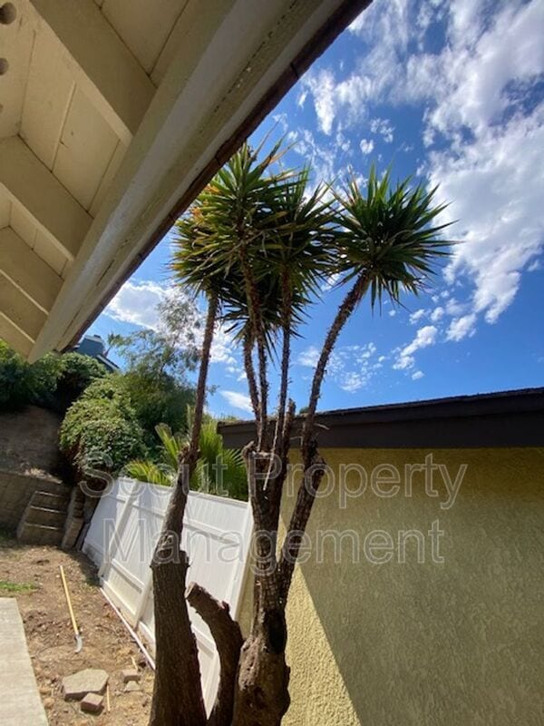 Building Photo - 31711 Corte Encinas