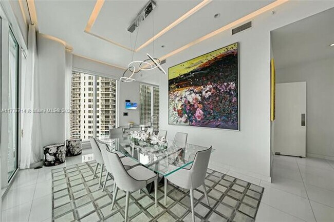 Building Photo - 900 Brickell Key Blvd
