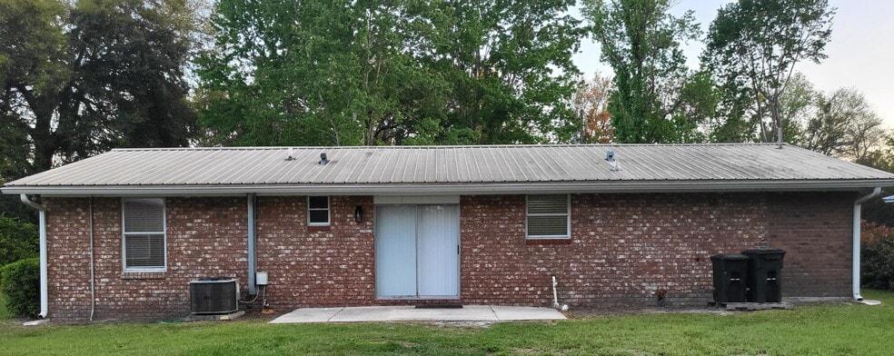 Building Photo - 6581 SW County Road 242