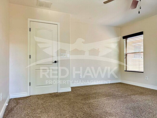 Building Photo - 3853 E Santa Fe Ln
