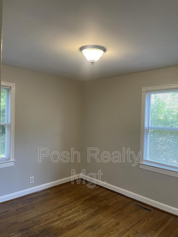 Building Photo - 1207 N Elam Ave