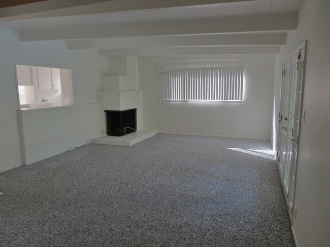 Building Photo - Beautiful Pool & Spa Home for Lease in Northridge – 3 Bed + Den | 3 Bath