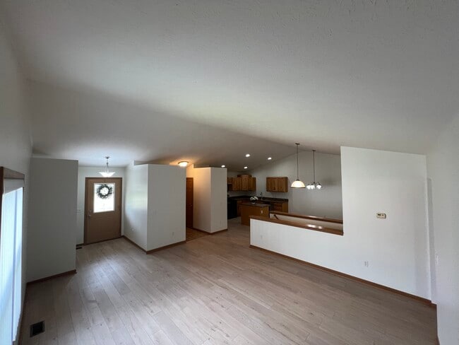 Building Photo - 44237 136th AVe