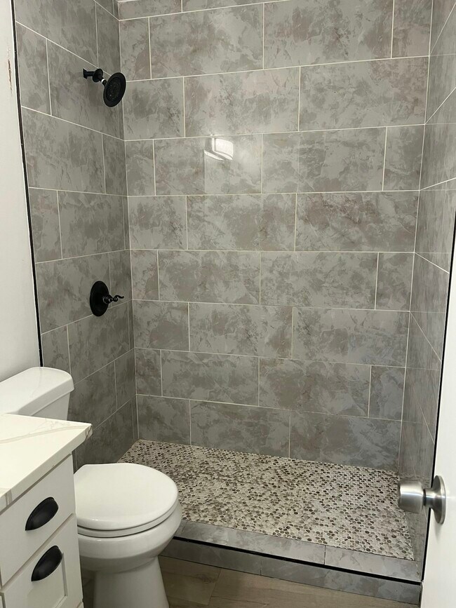Building Photo - 1904 Hearthstone Dr