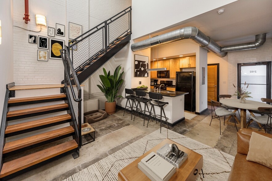 Primary Photo - Hopper Lofts