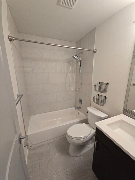 Building Photo - 2420B NW 61st St