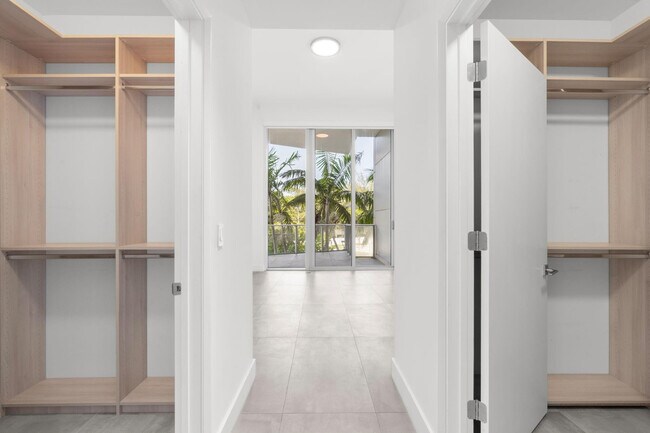 Building Photo - 701 N Fort Lauderdale Beach Blvd