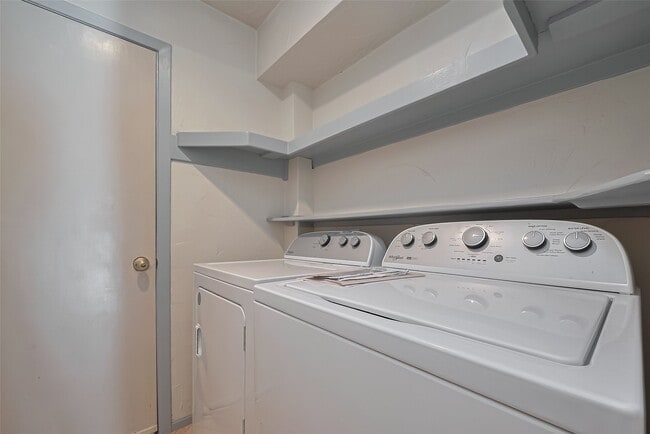 Building Photo - 30411 Arborg Dr