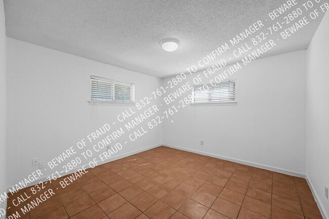 Building Photo - 2346 February Ln