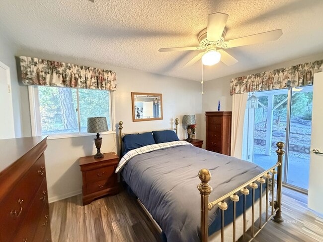 Building Photo - 54159 S Circle Dr