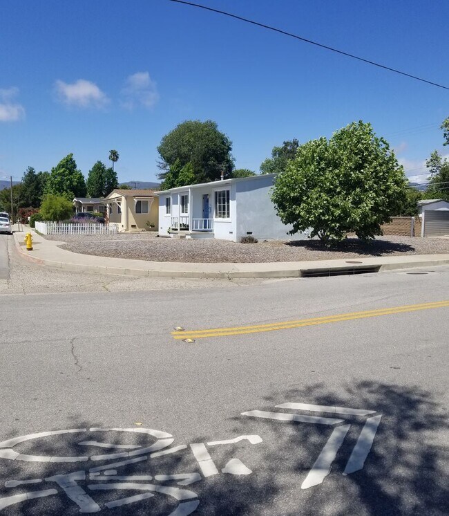 Building Photo - 209 Jeffrey Dr