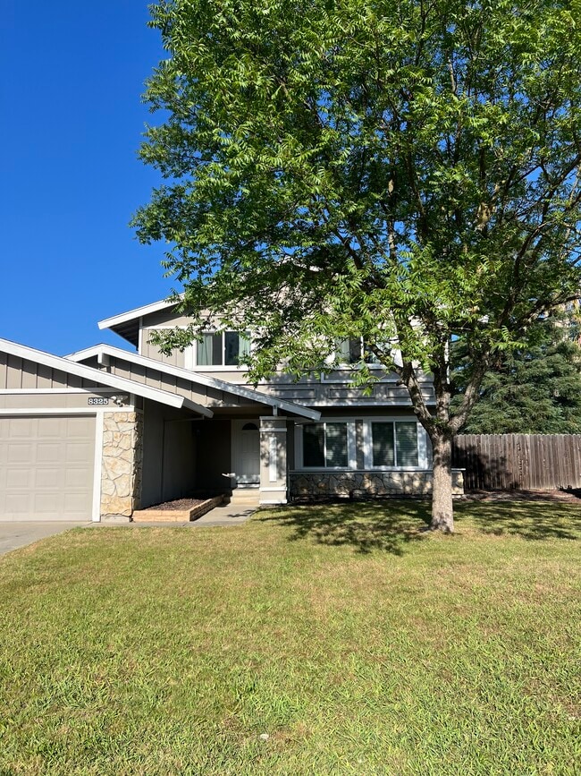 Building Photo - 8325 Garry Oak Dr