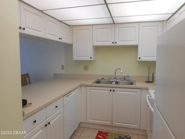 Building Photo - 1415 Ocean Shore Blvd