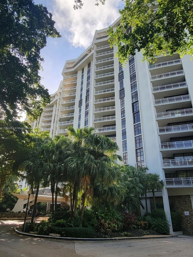 Building Photo - 2000 Towerside Terrace