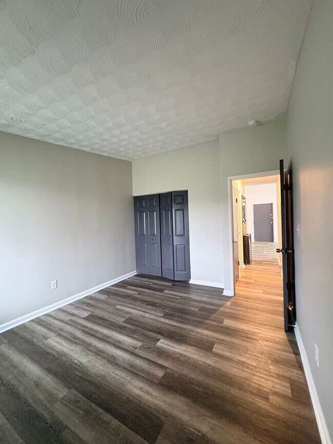 Building Photo - Experience Luxury Living at Bellagio Living I: Modern Apartments in Lawrence, Indiana