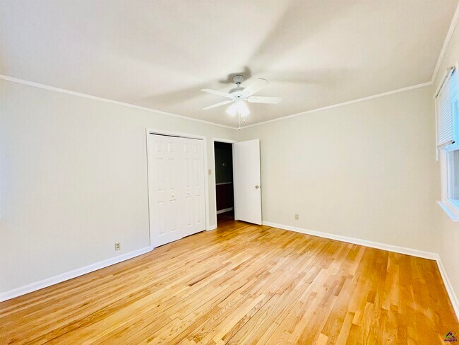 Building Photo - 107 Evelyn Dr